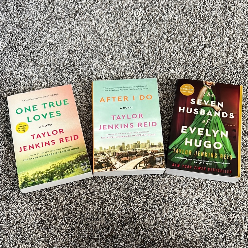 Taylor Jenkins Reid Book Set